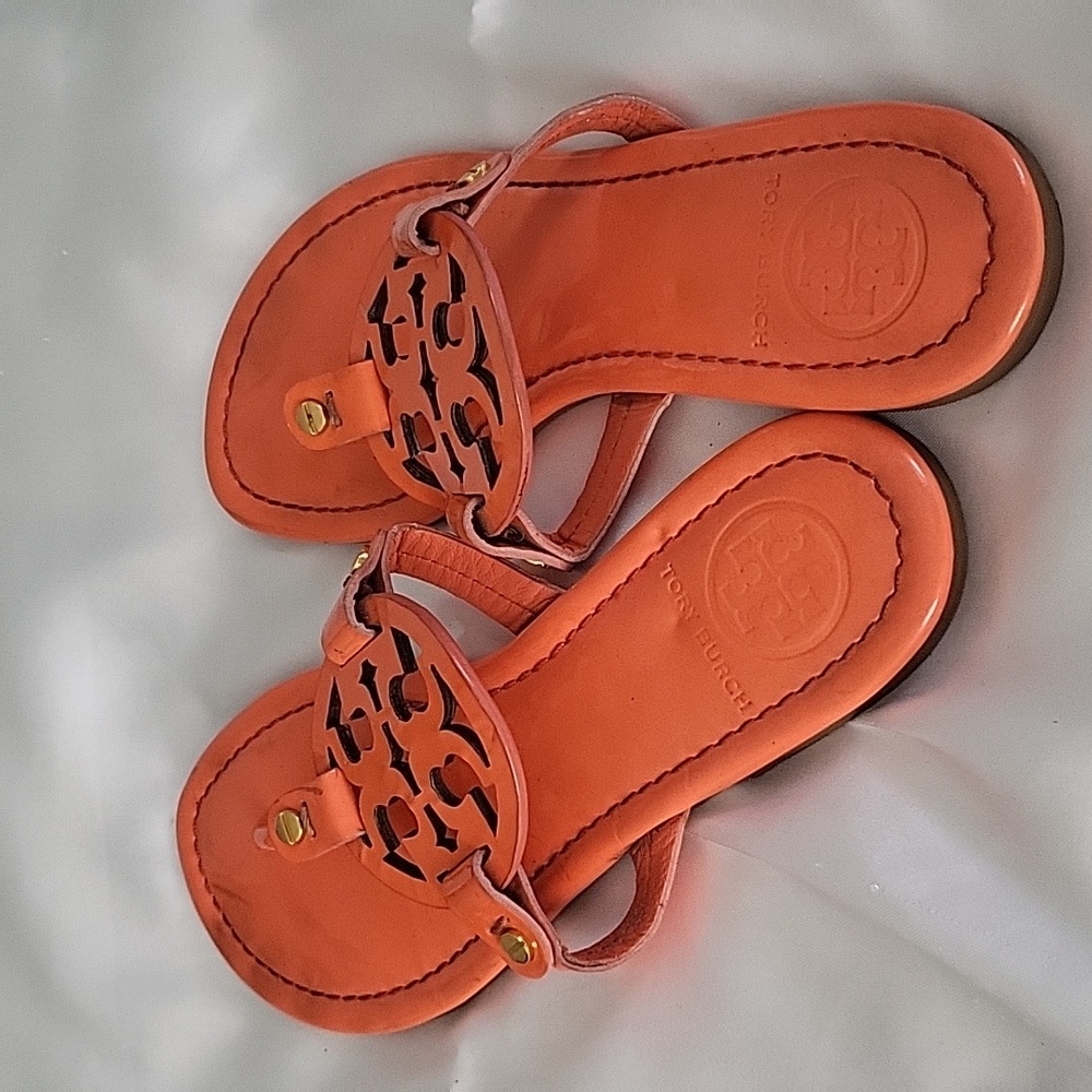 These call summer all day. Beautiful coral color!!! Tory burch sandles so cute! - Picture 2 of 3